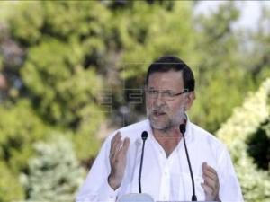 Rajoy anuncia que bajará los impuestos y ve próxima la salida de la recesión