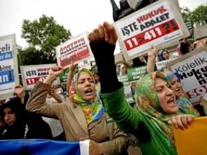 Turquía: Más de diez millones de firmas a favor de velo islámico